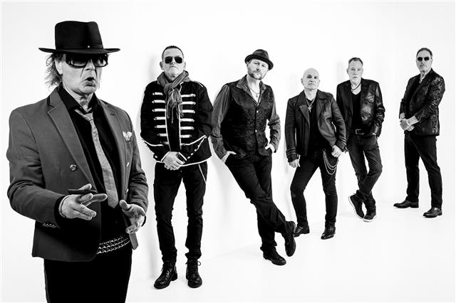 Am 16. Juli präsentiert die „Panik Power Band“ ihre gefeierte Udo-Lindenberg-Tribute-Show auf dem Borkener Marktplatz. © Panik Power Band