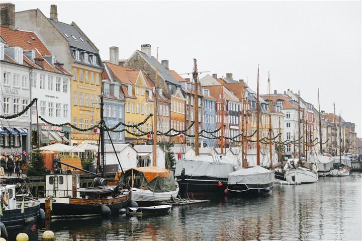 Auf dem Programm steht unter anderem eine spannende Kunstexkursion nach Kopenhagen. Foto: Freepik