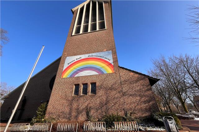 Ausstellung in der Christus-König-Kirche: Neue Perspektiven für alte Kirchen. ©hie