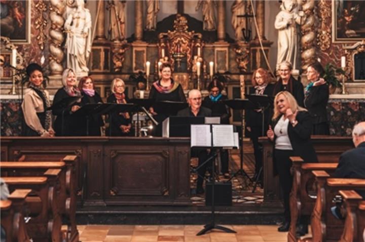 Barbara Adams-Heidbrink während eines Konzerts des Gesangsensembles „Belli Suoni“ im Vorjahr.Foto: Stadt Borken / mediamieze