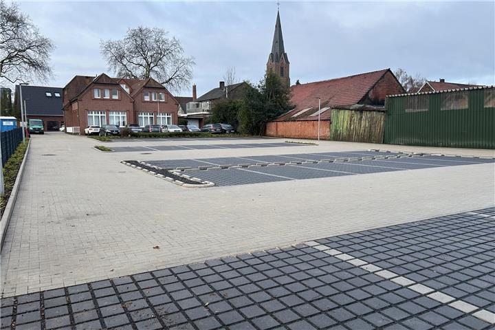 Neuer Parkplatz in Erle eröffnet 