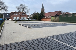 Neuer Parkplatz in Erle eröffnet