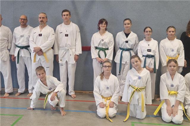 Erfolgreiche Gürtelprüfung beim Taekwondo-Verein