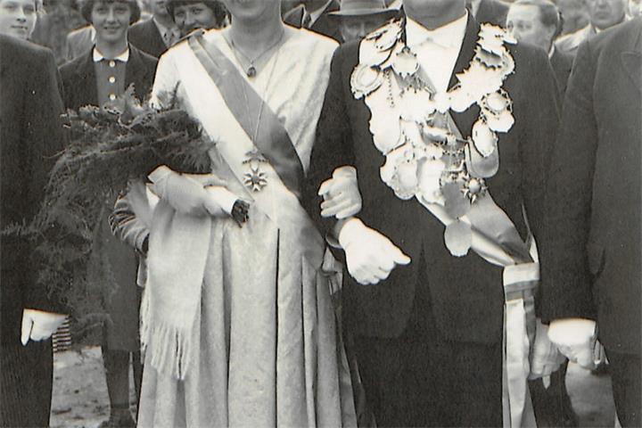Blick ins Jahr 1956: Das Königspaar Karl Volks & Änne Beuck.