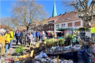 Buntes Treiben am Sonntag in Borken: Der große Frühlingsmarkt auf dem Marktplatz beginnt bereits um 11 Uhr.