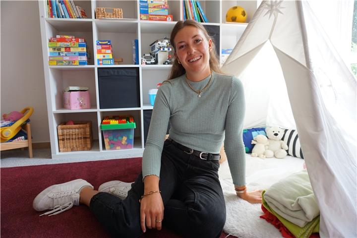 Corinna Assing ist bei der Evangelischen Jugendhilfe zusammen mit einer Kollegin für die Bereitschaftspflege-Familien zuständig. Foto: hie