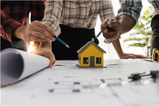 Das Jahr 2026 bringt neue Regelungen und damit Chancen für Bauinteressierte und (zukünftige) Immobilienbesitzer mit sich.Foto: Bausparkasse Schwäbisch Hall