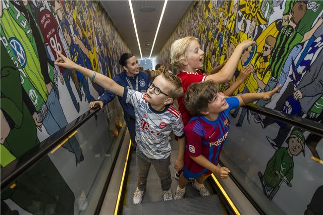 Das Programm im Deutschen Fußballmuseum richtet sich in den Sommerferien an die ganze Familie, insbesondere an Kinder. Foto: Stephan Schütze