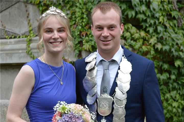 Das amtierende Königspaar Caroline Büscher und Marvin Gehling.