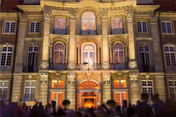 Der Platz am Erbdrostenhof verwandelt sich wieder in eine mediterrane Piazza. Foto: MünsterView