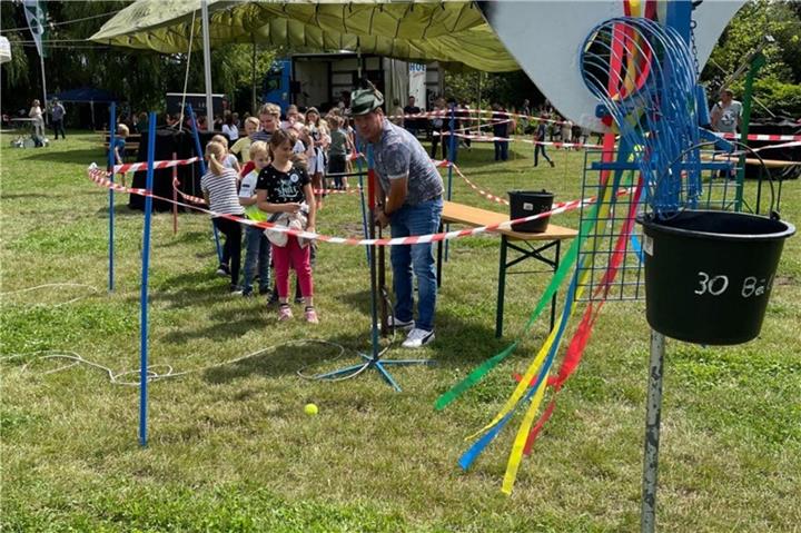 St. Jakobi-Schützen laden ein Der St. Jakobi-Schützenverein Oeding lädt zum Kinderschützenfest auf die Schlingewiese ein.