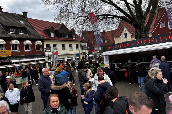 Der große Frühlingsmarkt auf dem Marktplatz beginnt bereits um 11 Uhr.