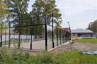 Der neue Padel-Platz bei Westfalia Gemen nimmt immer mehr Form an.