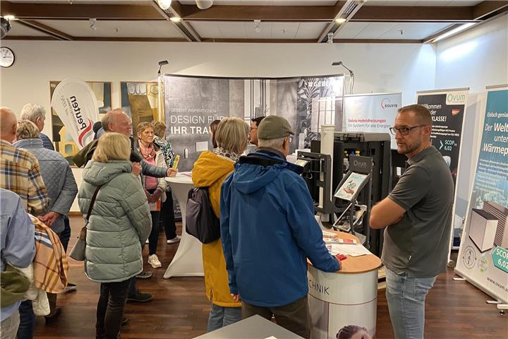 Die Baumesse im Borkener Vennehof ist am Samstag und Sonntag jeweils bis 17 Uhr geöffnet.