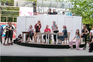 Die Freilichtbühne startet mit „ReeperWahn – ein Musical“ in die neue Saison und freut sich auf einen ganz besonderen Gast. Foto: Freilichtbühne Coesfeld
