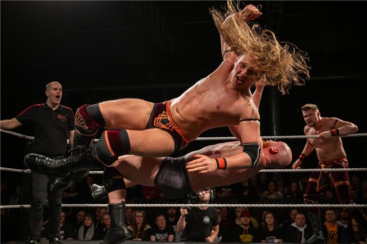 Die Jubiläumstour bringt Wrestling-Ikonen und Nachwuchsstars nach Borken.Fotos: Sophia Ferguson