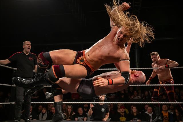 Die Jubiläumstour bringt Wrestling-Ikonen und Nachwuchsstars nach Borken.Fotos: Sophia Ferguson