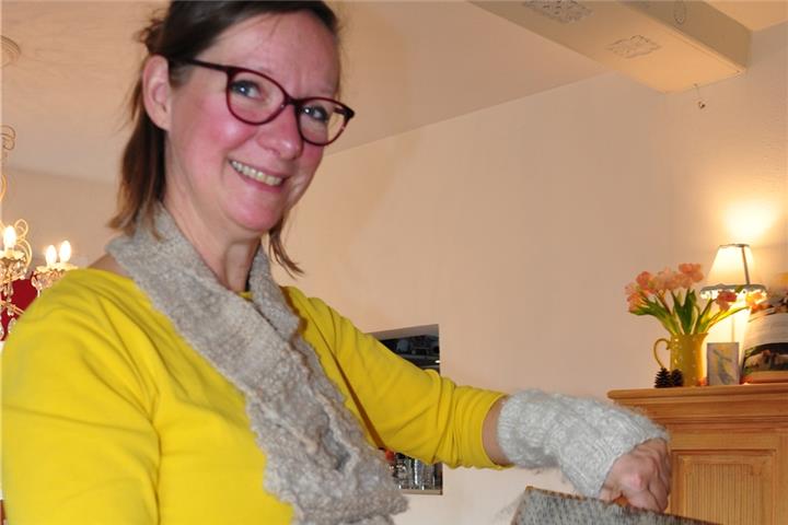 Die Rohwolle muss kadiert werden.