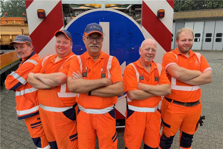 Die Truppe des Stützpunktes Legden mit Ludger Bruns (Mitte). Foto: Anton Kurenbach/Autobahn Westfalen