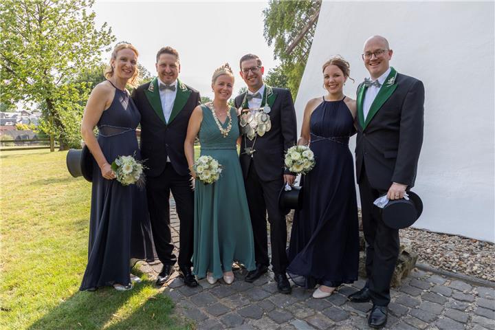 Die aktuelle Throngemeinschaft mit Königin Kerstin Vehlow und König Jan Pierick.