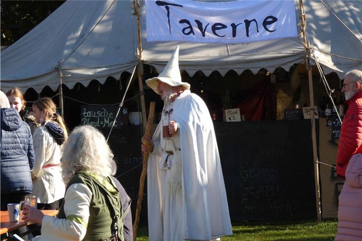 Einen Zwischenstopp in der Taverne sollten die Besucher auf jeden Fall einplanen.