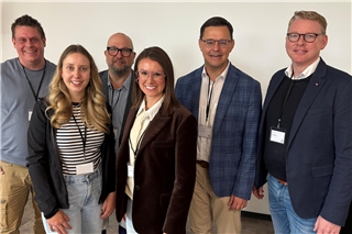 Fabian Große-Jüttermann (von links), Luisa Baufeld, Raimund Stroick, Marie Metten, Stefan Nienhaus und Dirk Ewering haben die Rekener Impuls Werkstadt organisiert und vorbereitet: Auf dem Foto fehlt Angelika Müller. Foto: Gemeinde Reken