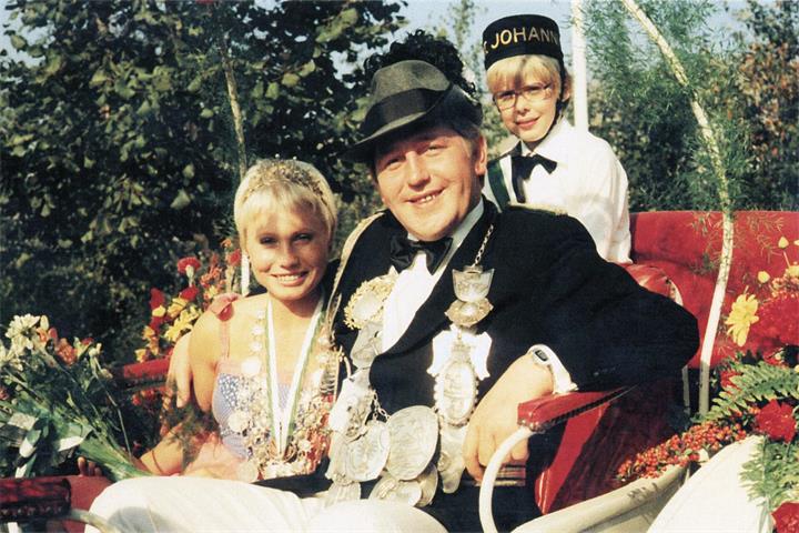 Goldjubiläum: Das glückliche Königspaar des Jahres 1976, Engelbert Erkrath und Leni Scholtholt.