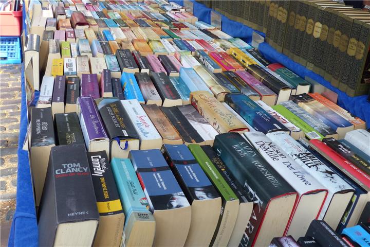 Stöbern, Schmökern und Genießen Großes Angebot für Bücherfans.