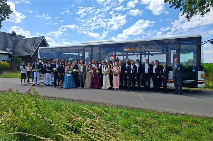 Gruppenfoto der Vereinsvertretung beim diesjährigen Kaiserschießen im Böinghook.