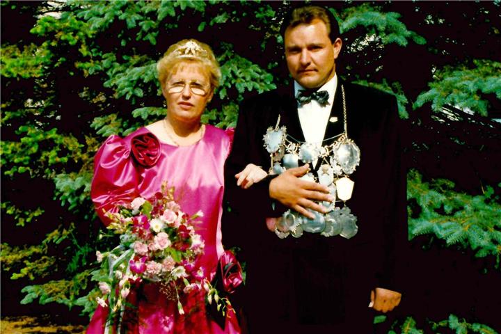 Im Jahr 1991: Das Kaiserpaar Ludger Steggemann und Monika Anschlag.