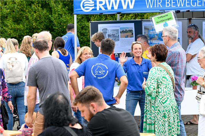 Im Rahmen des „Ramsdorfer Mai“ gewährt RWW einen Einblick hinter die Kulissen. Es gibt zahlreiche Mitmachaktionen und eine Wasserwerksführung.