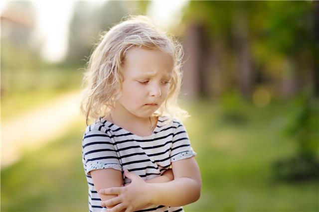 Immer mehr Kinder sind von Ängsten wegen Tod, Scheidung, Mobbing, Pandemie oder Klimawandel und Leistungsangst betroffen. Der Online-Coach „Kinderängste“ hilft Eltern und anderen Bezugspersonen. Foto: AOK/Colourbox/hfr.