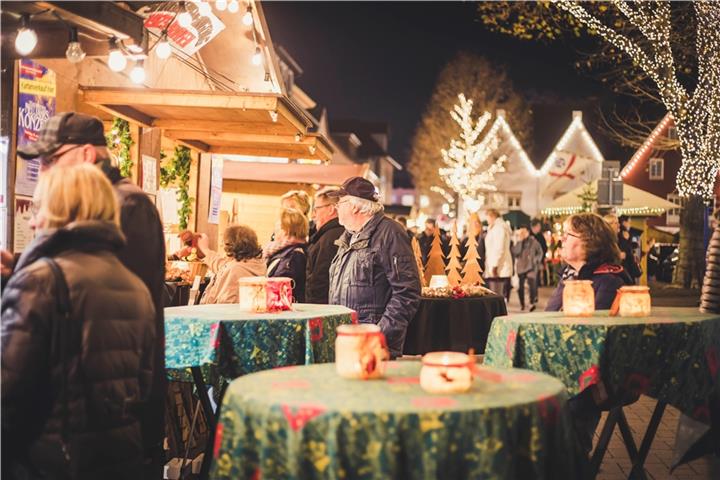 In Borken findet der Weihnachtsmarkt am ersten Adventswochenende statt. Foto: Stadt Borken/Mediamieze