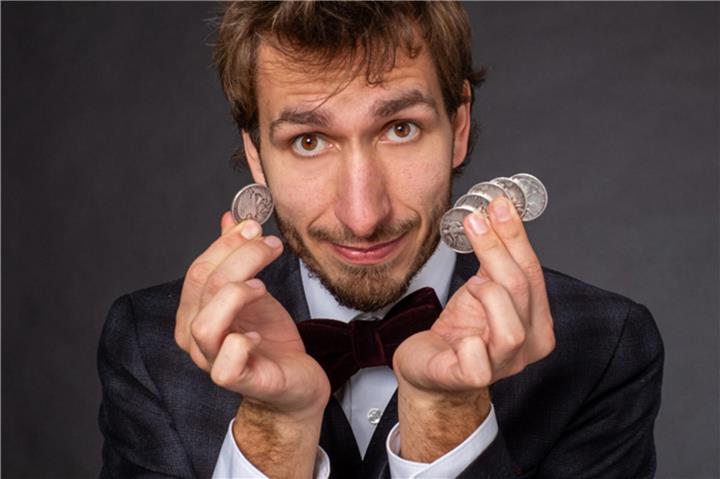 Jahresauftakt im Februar mit Toby Rudolph und seiner Comedy- und Zaubershow. Foto: Ole Radach