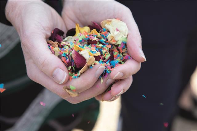 Jeder Mensch hat eigene Vorstellungen und sollte selbst entscheiden, wo und wie er bestattet wird. Foto: Carruthers & Hobbs/istockphoto.com/akz-o