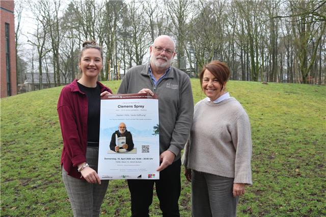 Jelena Borgers, Clemens Sprey und Reinhild Wantia (v.l.) laden zur Lesung „Gestern Hölle, heute Hoffnung“ am 16. April 2026 in Borken ein. 