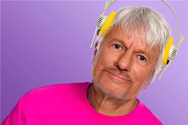 Kabarettist Jürgen Becker kommt mit einer mitreißende Radioshow nach Borken.