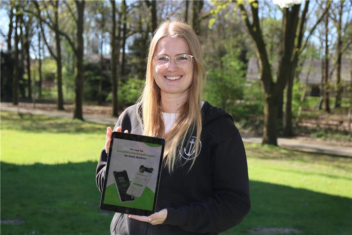 Katharina Berger setzt sich im Kreis Borken für eine einfache und digitale Berufsorientierung mit der „beAzubi“-App ein.