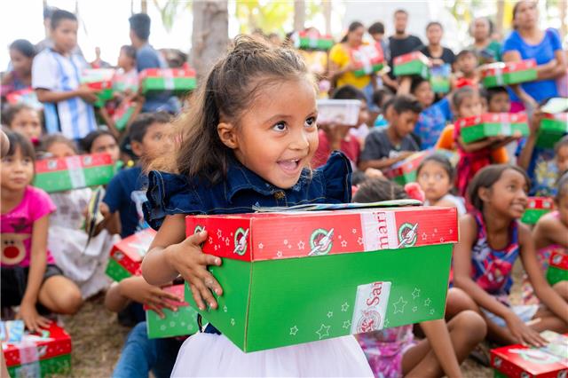 Kindern eine riesige Freude machen: Bis 15. November können die Pakete an verschiedenen Sammelstellen in der Region abgegeben werden.