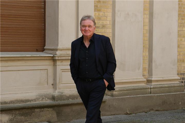 Klaus Hoffmann begeistert ein generationsübergreifendes Publikum.