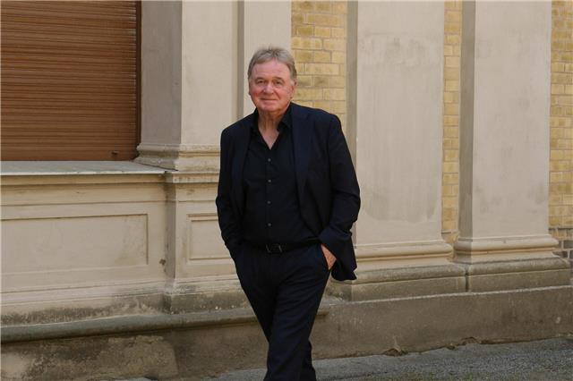 Klaus Hoffmann begeistert ein generationsübergreifendes Publikum.