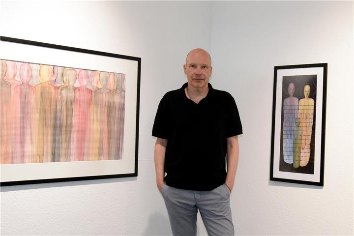 Mit Fotokunst und Malerei stellt Markus Schönherr die Verletzlichkeit von Mensch und Natur in unterschiedlichen Situationen dar. Foto: pd