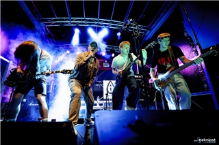 Mit dabei: Die junge Band „Ayron“.