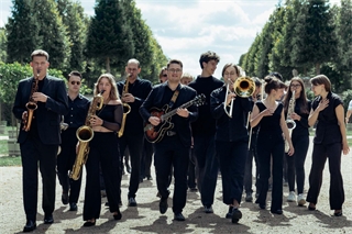 Mit dabei ist das Bundesjazzorchester.