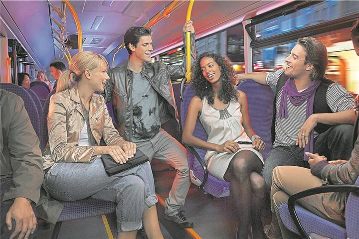 Nachts durchs Münsterland: Das geht sicher und bequem mit dem Bus.