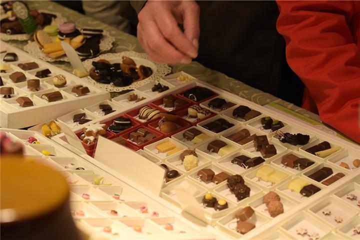 Nicht für den Verzehr geeignet sind diese Schokoklunker.