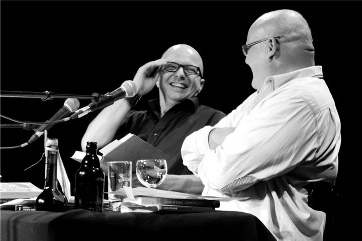 Sprecher-Legenden Oliver Rohrbeck und Detlef Bierstedt live im Rheder Ei: „Sie bringen mit, wir lesen“ Oliver Rohrbeck und Detlef Bierstedt lesen in Rhede.