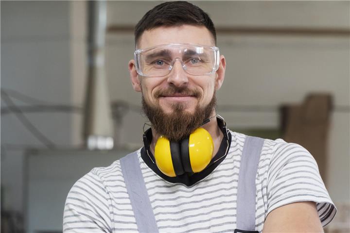 Online-Angebote der Arbeitsagentur zeigen Wege für Weiterbildung und Quereinstieg auf.Foto: Freepik