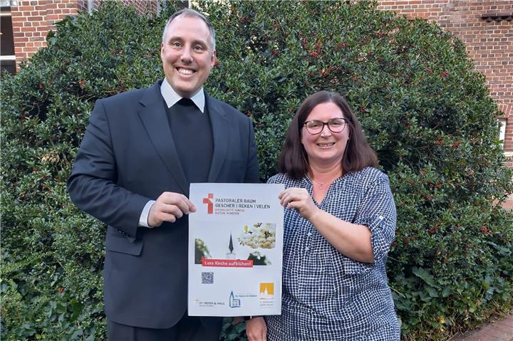 Ehrenamtliche Unterstützung gesucht Pastoralreferentin Lena Glens und Pfarrer Hendrik Wenning.