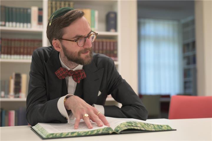 Rabbiner Levi Israel Ufferfilge.